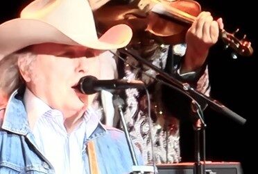 Steve Peavey, Bisbee Musician, Tours with Dwight Yoakam