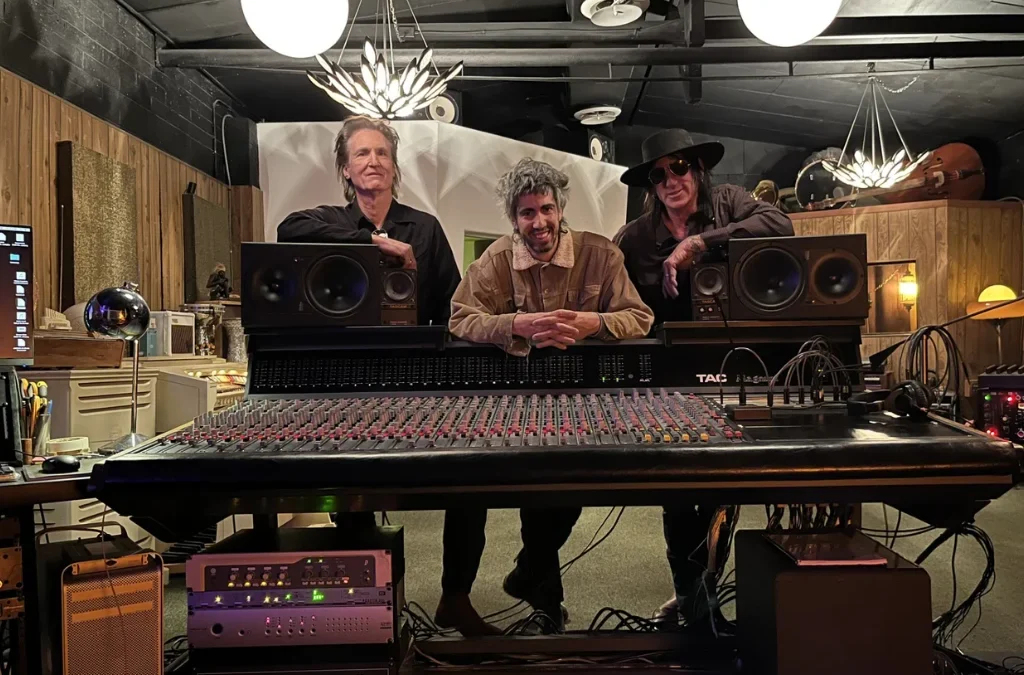 Local Trio of Musicians Seeks To Connect the Bisbee Music Scene  